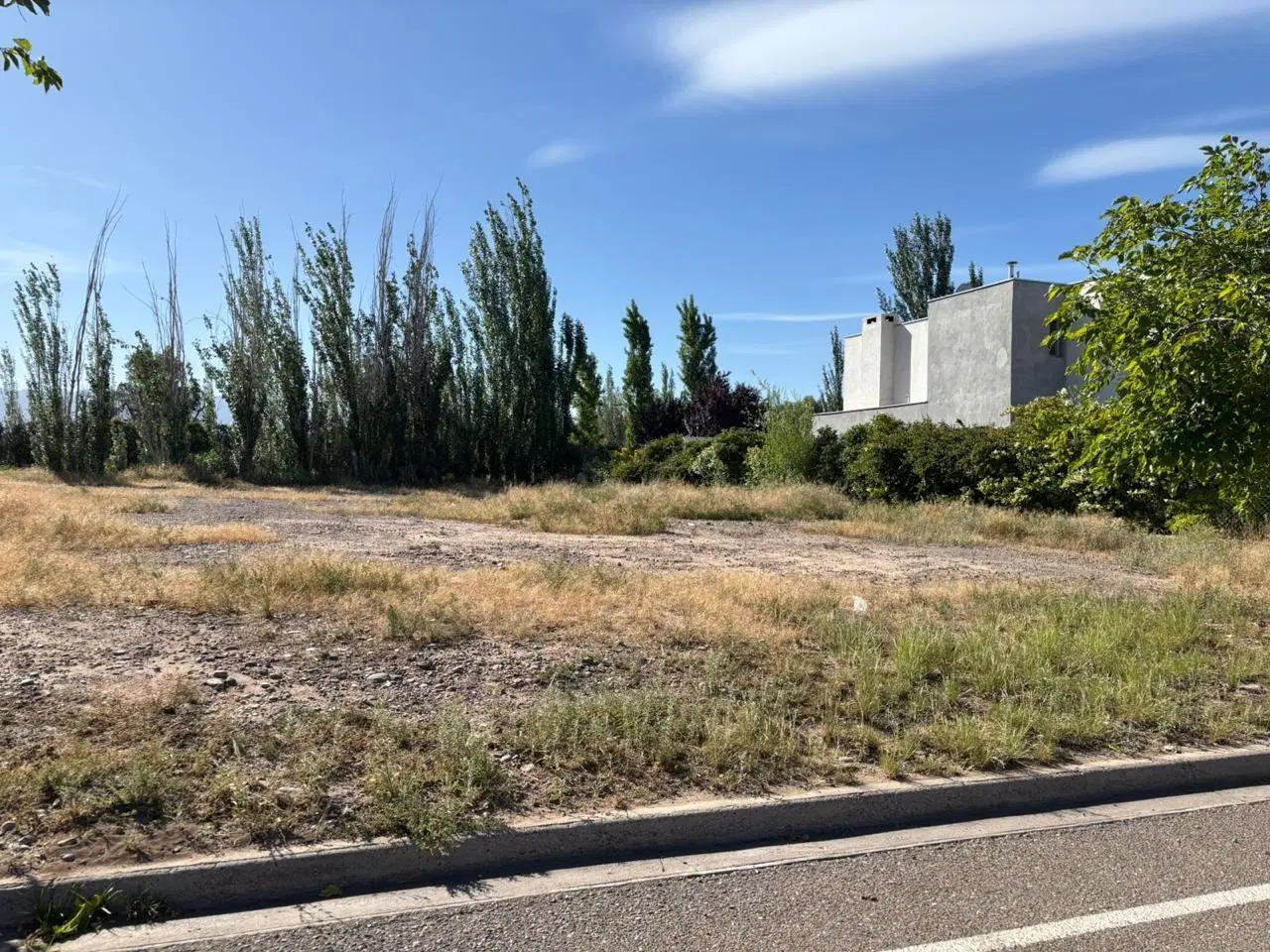 INKASA INMOBILIARIA - VENDE LOTE EN BARRIO PRIVADO LA VACHERIE 4