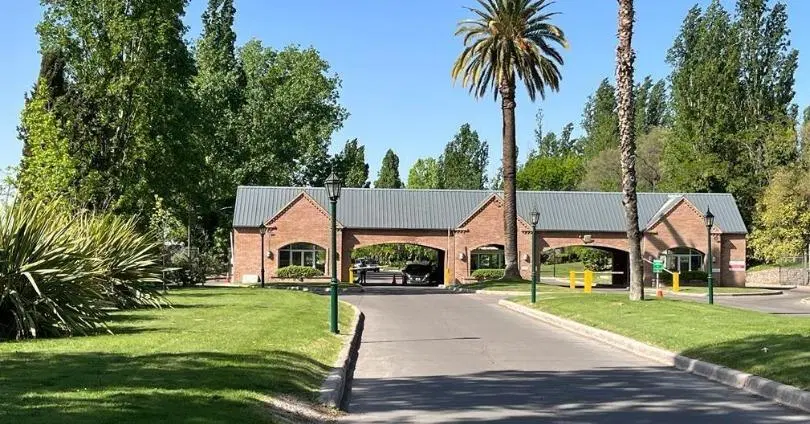 INKASA INMOBILIARIA - VENDE LOTE EN BARRIO PRIVADO LA VACHERIE 1