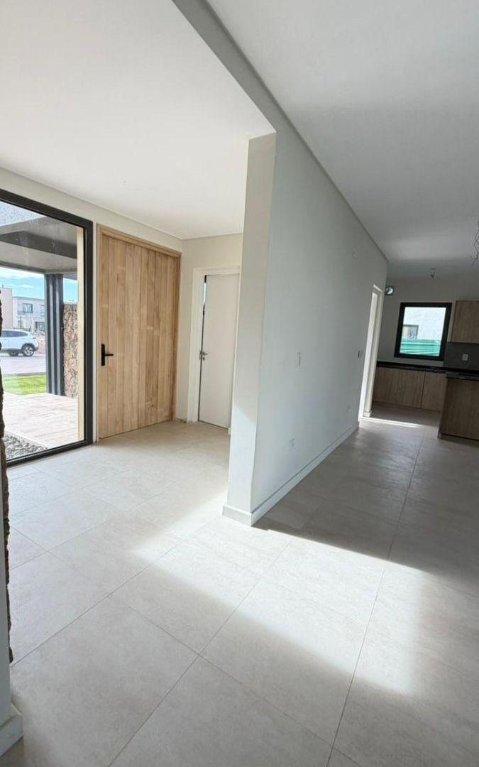 Foto de INKASA INMOBILIARIA - VENDE CASA EN BARRIO PRIVADO LAR DE BOEDO, imagen 2