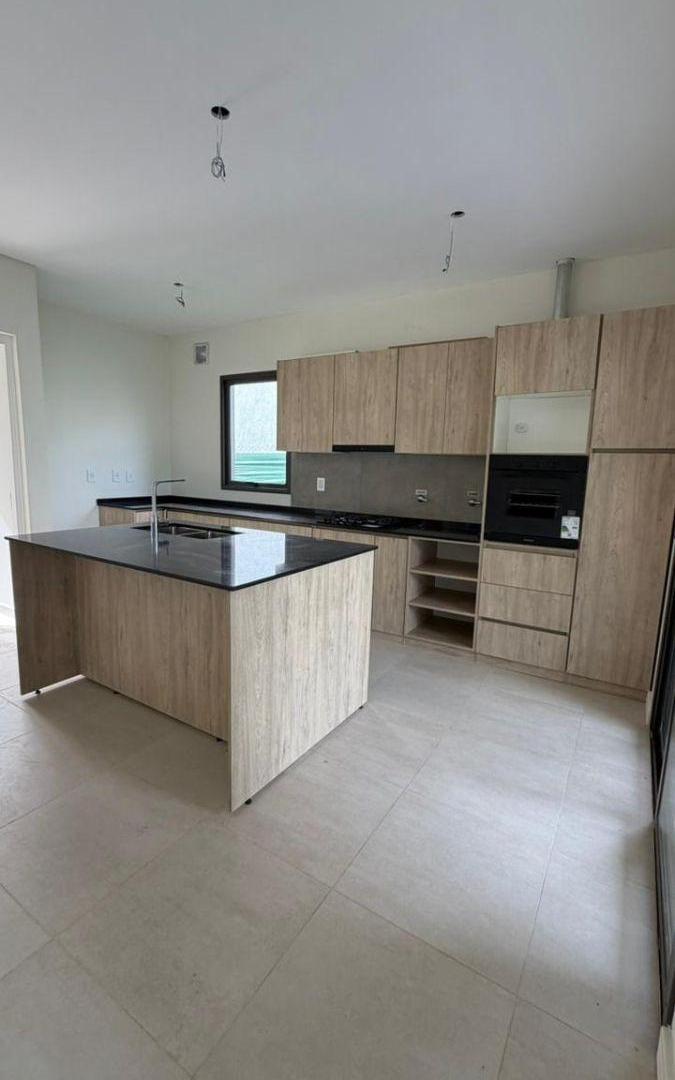 Foto de INKASA INMOBILIARIA - VENDE CASA EN BARRIO PRIVADO LAR DE BOEDO, imagen 4