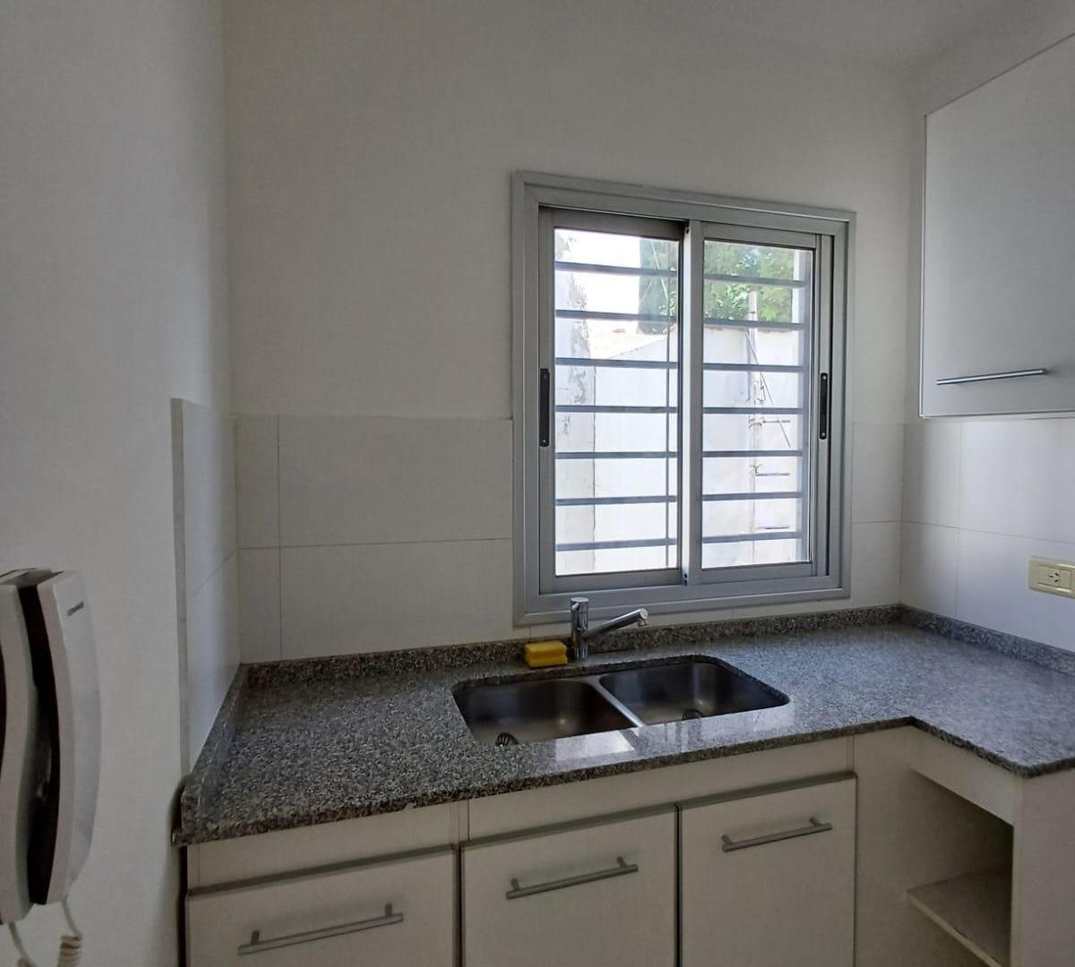 Foto de INKASA INMOBILIARIA - ALQUILA DEPARTAMENTO EN Bº BOMBAL - GODOY CRUZ, imagen 4
