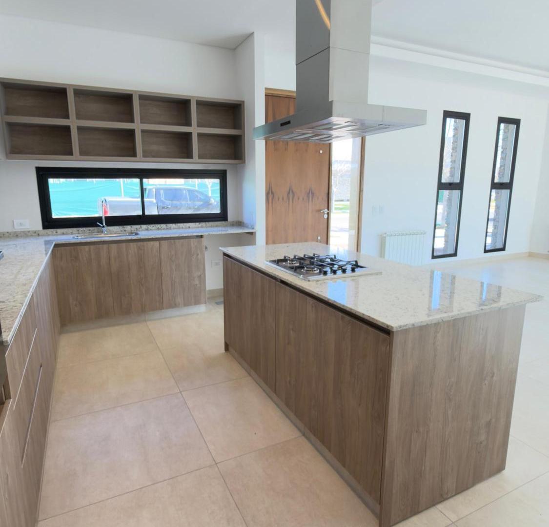 Foto de INKASA INMOBILIARIA - VENDE CASA EN BARRIO PRIVADO MILCAYAC I, imagen 3