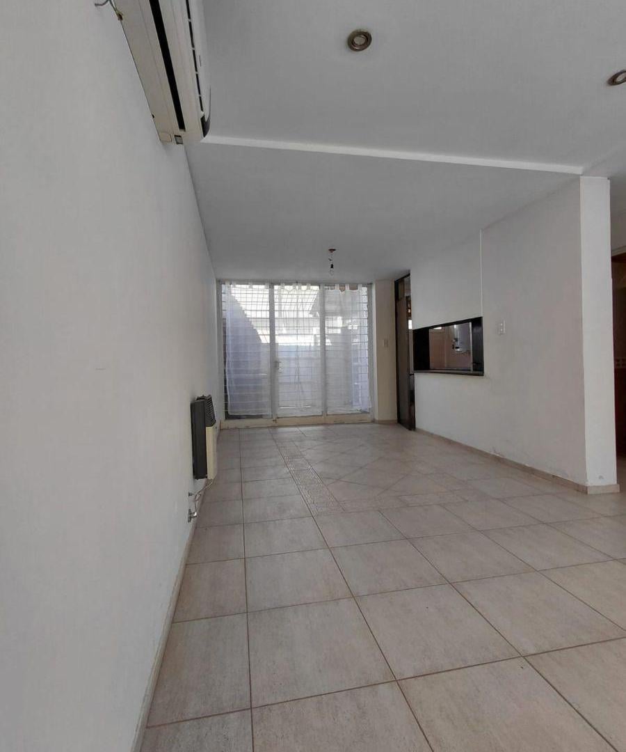 Foto de INKASA INMOBILIARIA VENDE - DUPLEX EN GUAYMALLEN, imagen 3