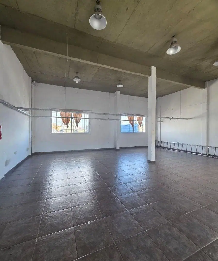 Depósito de 100 m2 en alquiler en Villa Crespo 5
