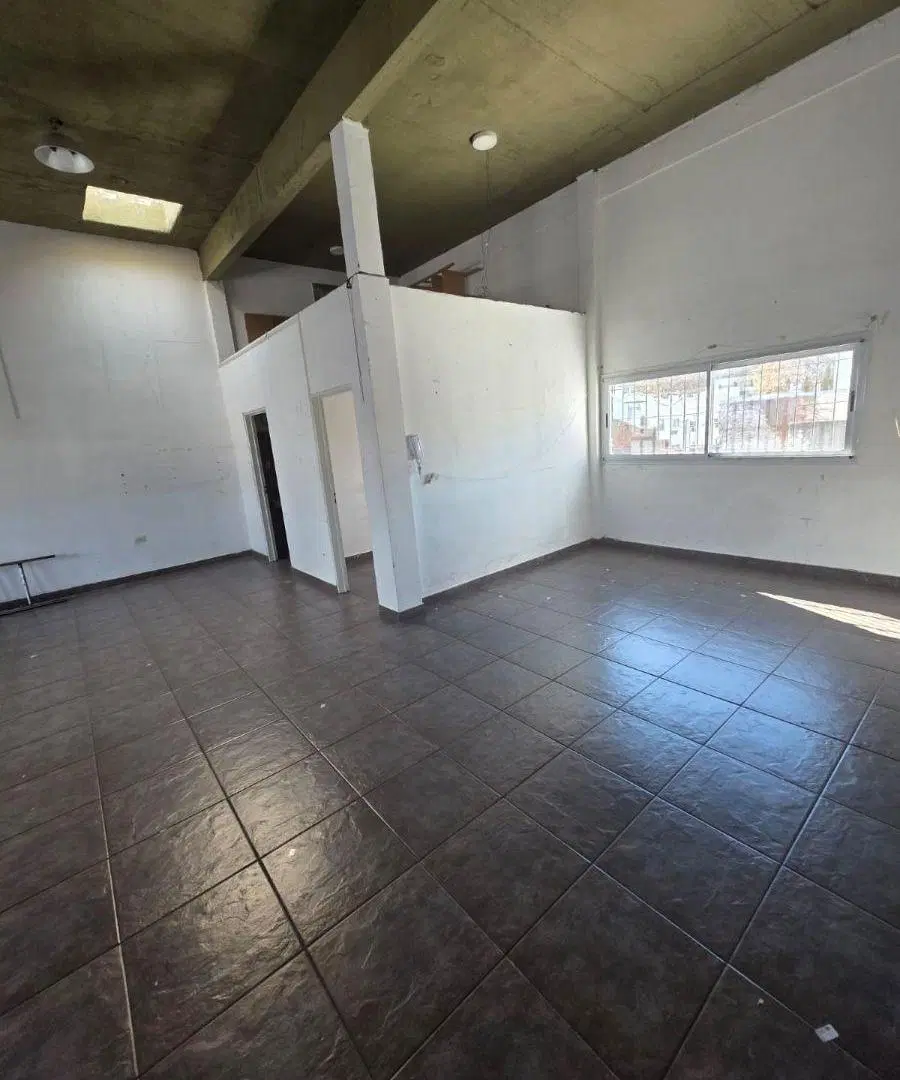 Depósito de 100 m2 en alquiler en Villa Crespo 2