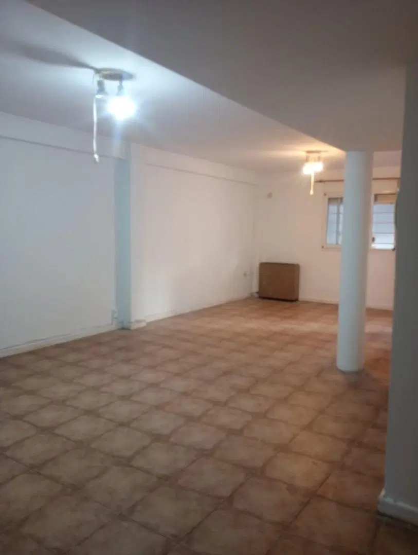 Alquiler depto 1 dormitorio + patio + cochera cubierta 66 e/ 4