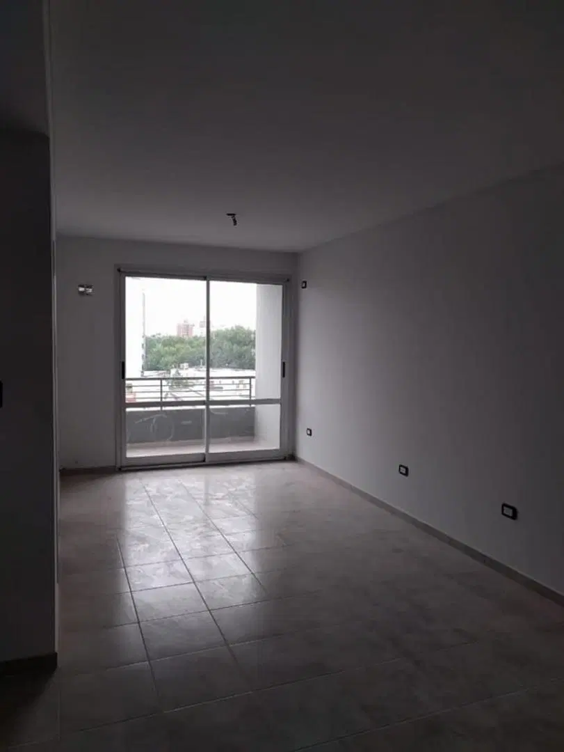 ALQUILER MONOAMBIENTE EN 13 Y 64 2