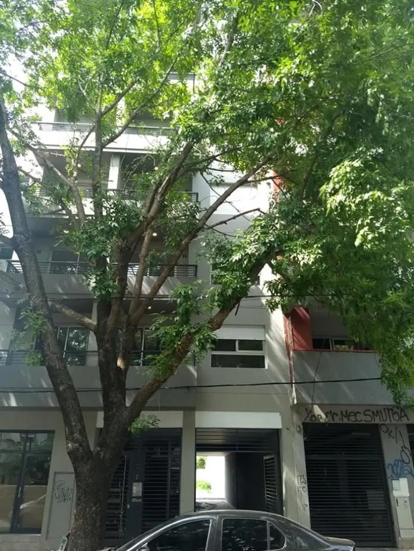 ALQUILER MONOAMBIENTE EN 13 Y 64 3
