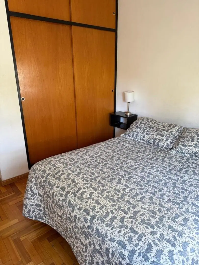 ALQUILER DPTO UN DORM AMOBLADO EN 37 Y 13 5