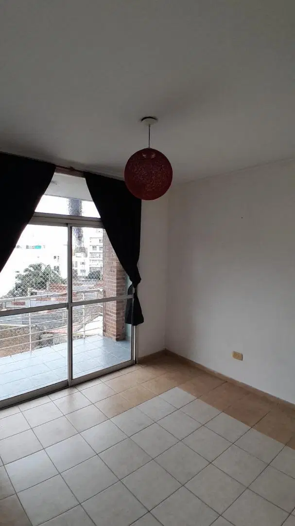 Alquiler monoambiente dividido en Plaza Matheu 1 y 66 2