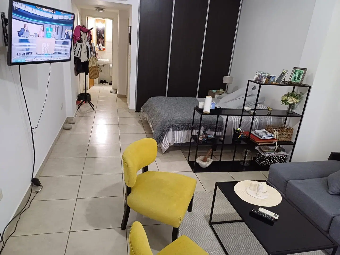 Alquiler monoambiente Plaza Malvinas 51 e/20 y 21 5