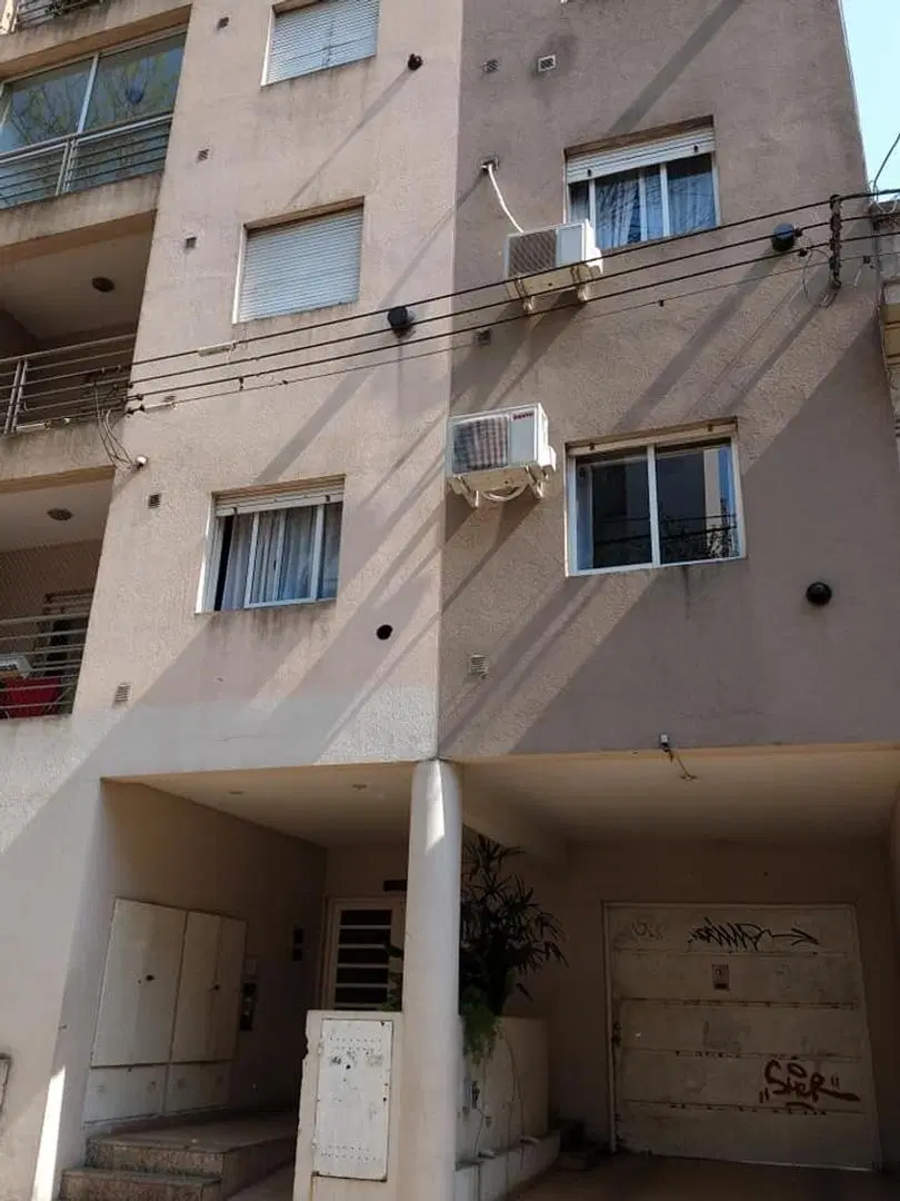 Alquiler departamento 1 dormitorio c/cochera 62 e/13 y 14 1
