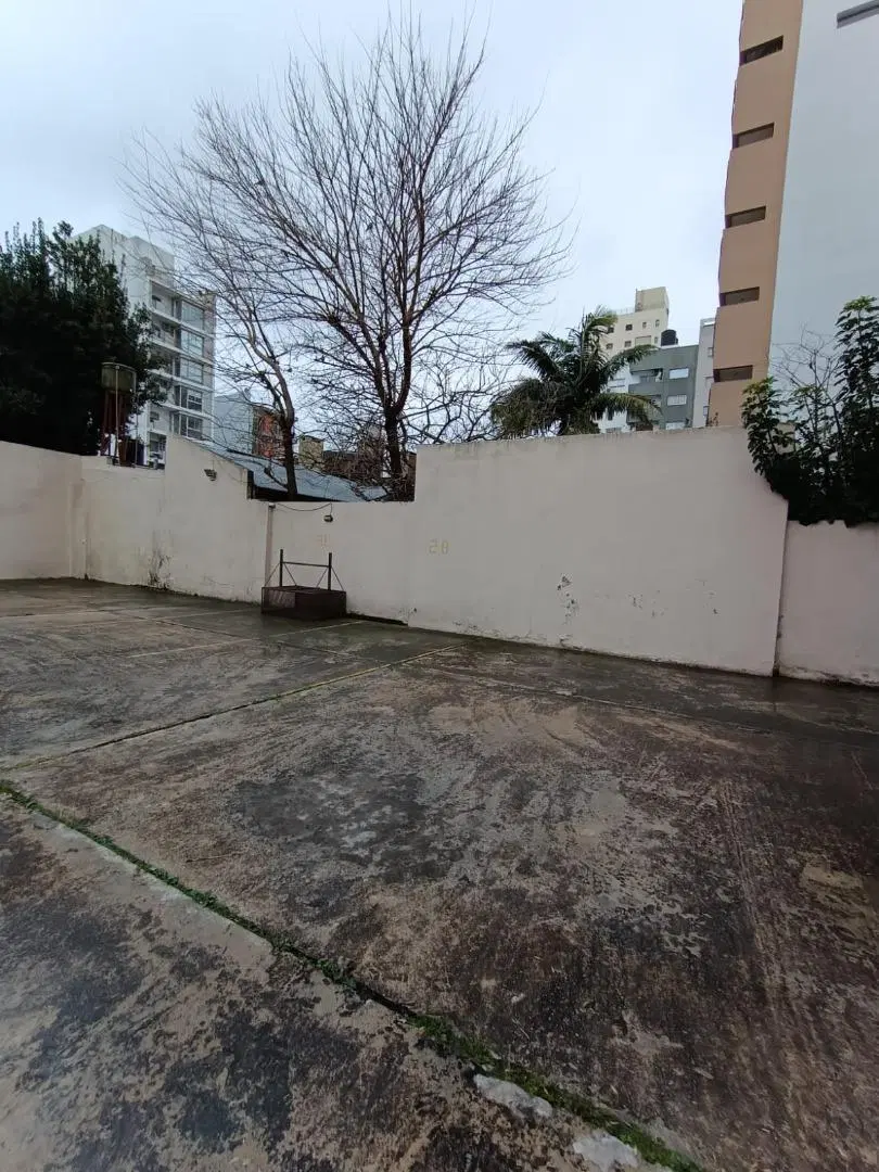 Alquiler de cochera en calle 58 entre 18 y 19 1