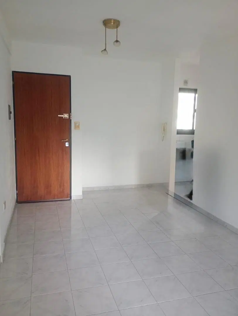 Alquiler depto 1 dormitorio 3 e/60 y 61 2