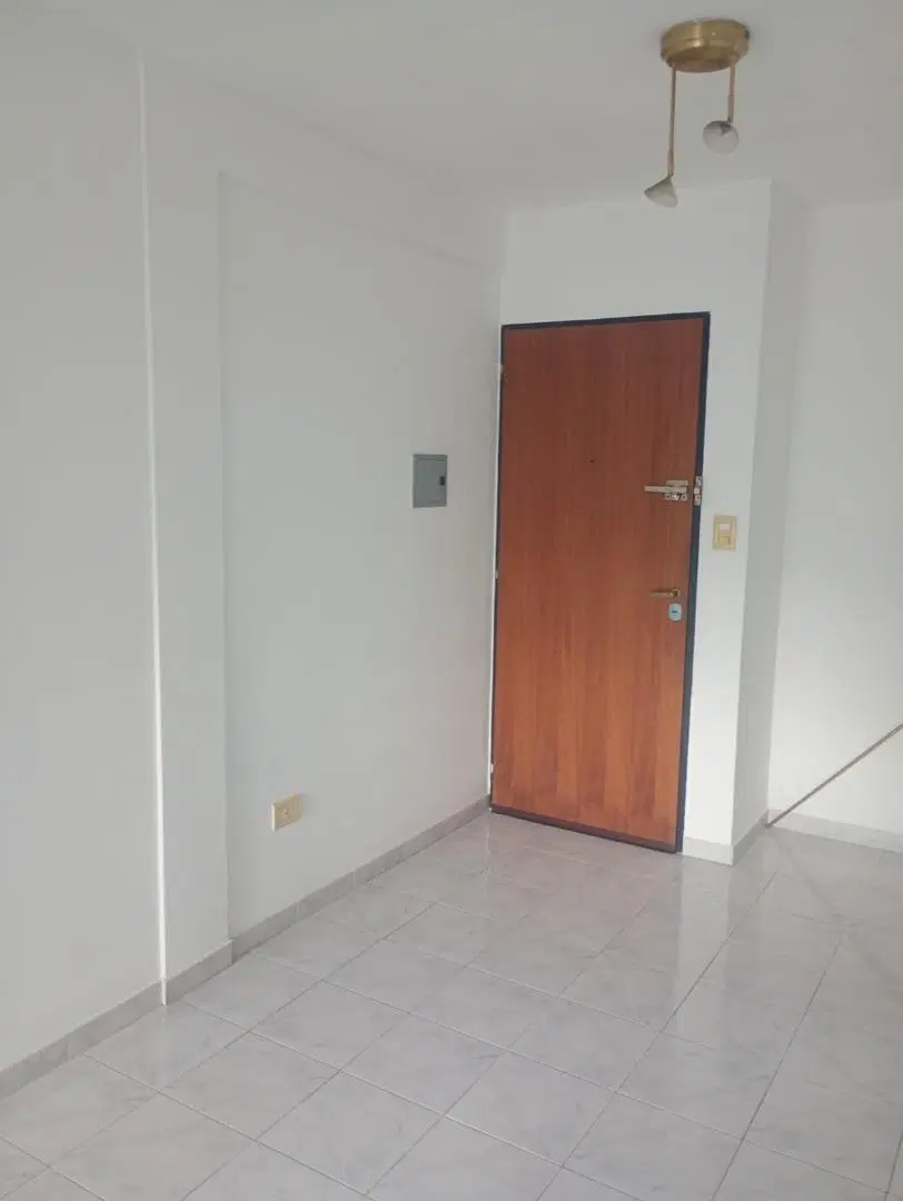 Alquiler depto 1 dormitorio 3 e/60 y 61 3