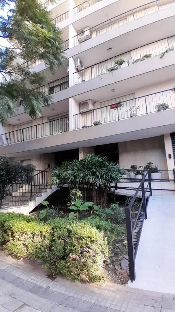 ALQUILER DPTO DOS DORM Y COCHERA EN 49 Y 13 4