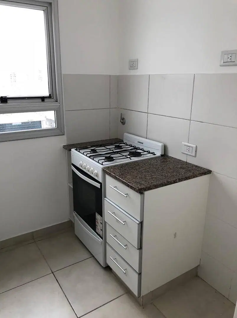 Alquiler depto un dormitorio Diag.74 y Plaza Italia 5