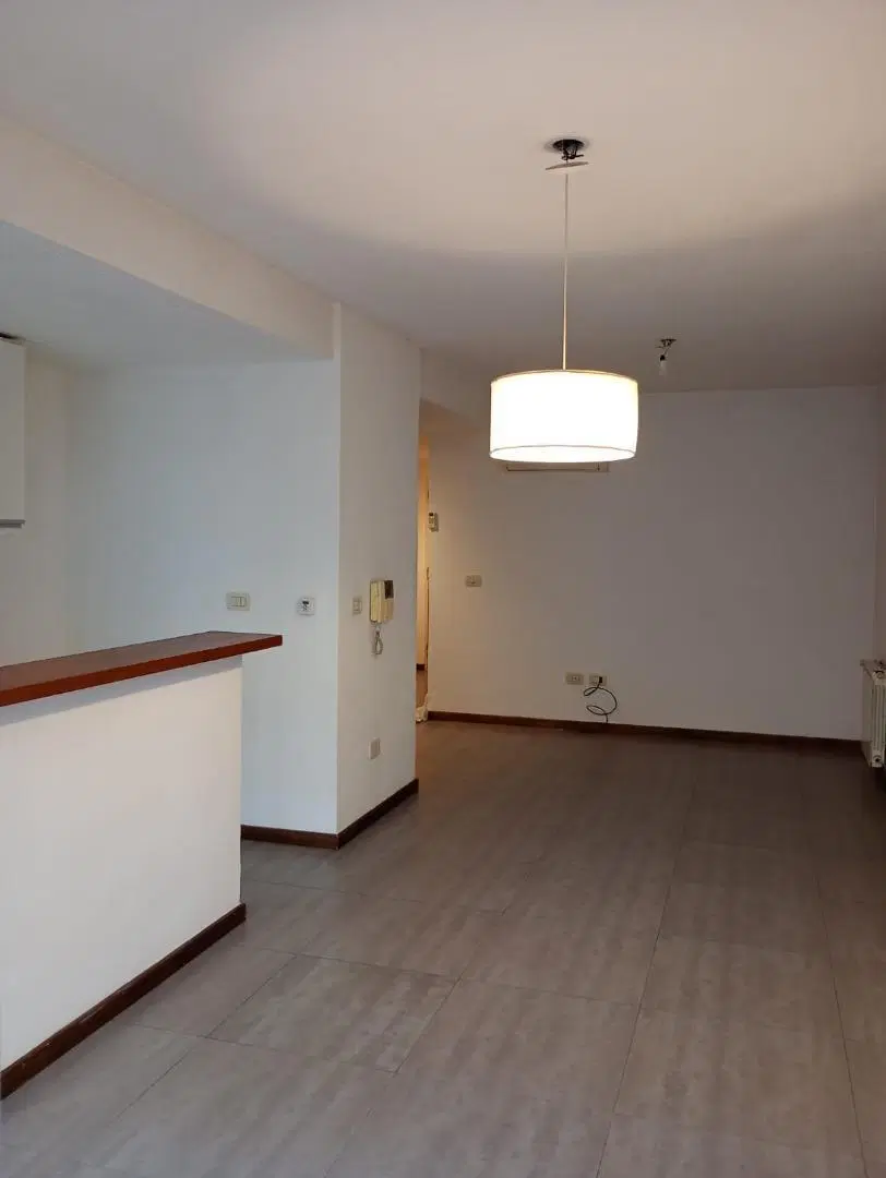 Alquiler depto 2 dormitorios + cochera 42 e/10 y 11 5