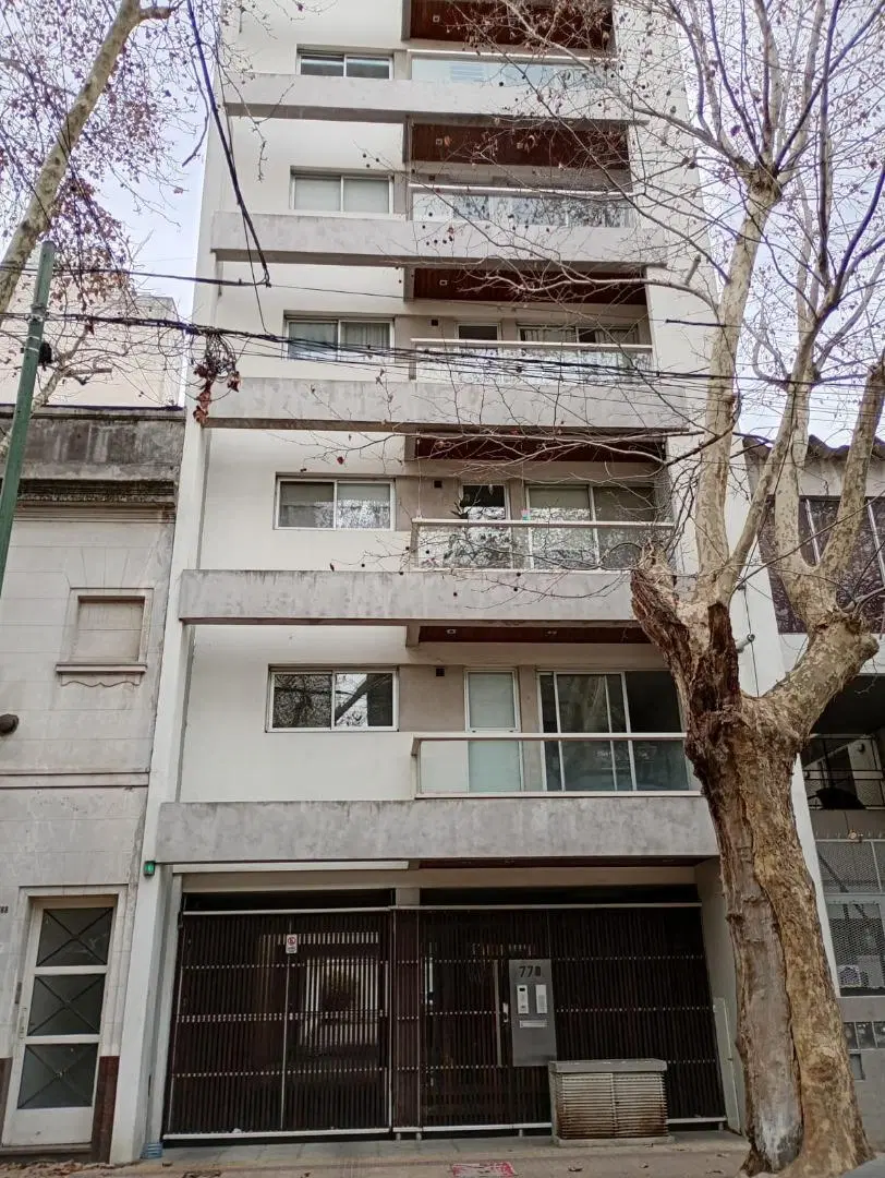 Alquiler depto 2 dormitorios + cochera 42 e/10 y 11 2