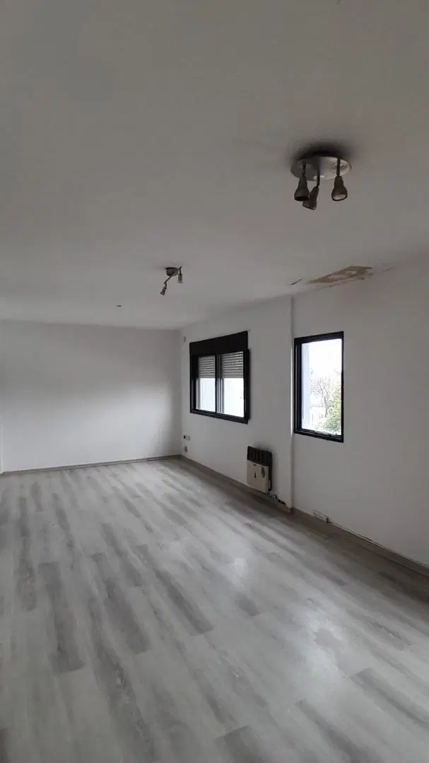 Alquiler duplex en edificio de 2 dormitorios 6 esq 67 4