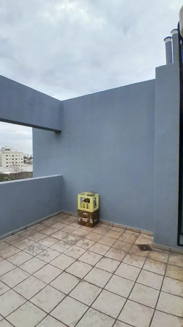 Alquiler duplex en edificio de 2 dormitorios 6 esq 67 8