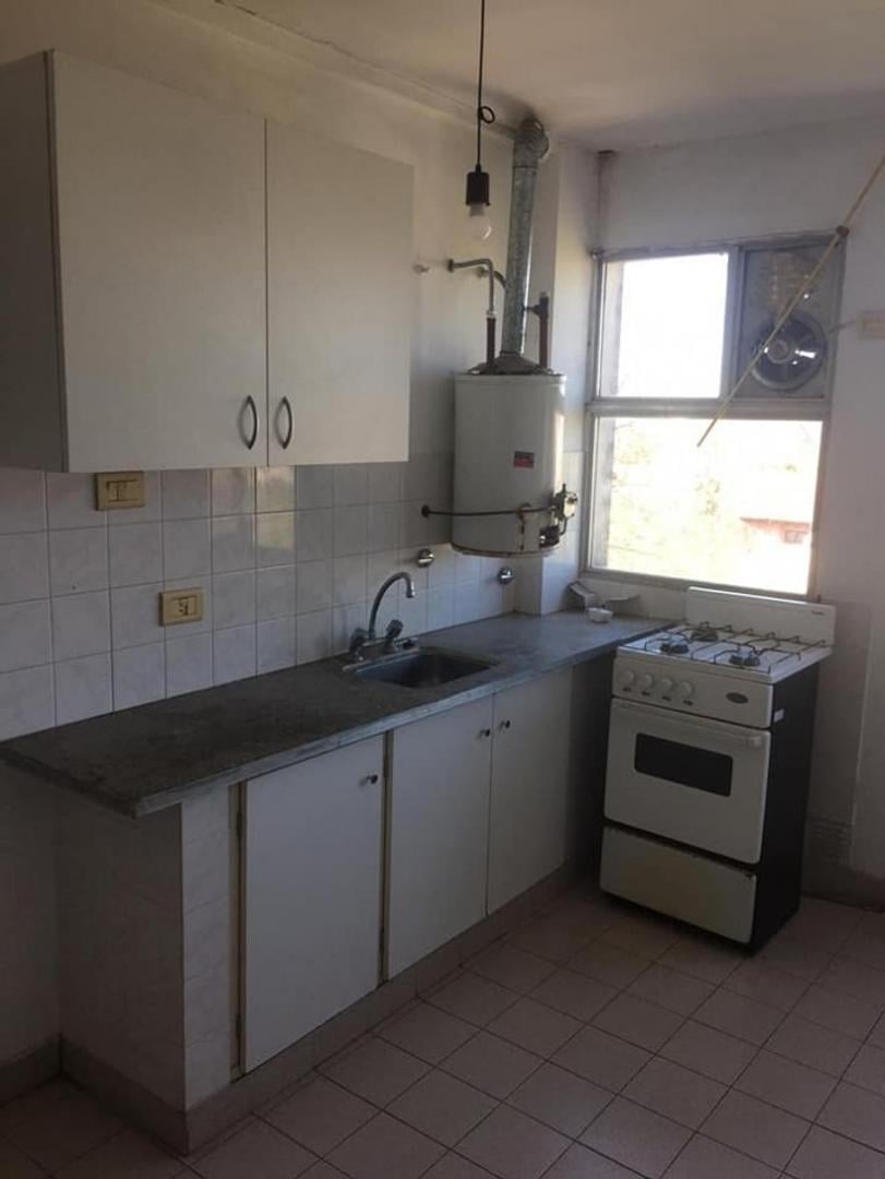 Foto de ALQUILER MONOAMBIENTE DIVIDIDO EN 69 Y 8, imagen 1