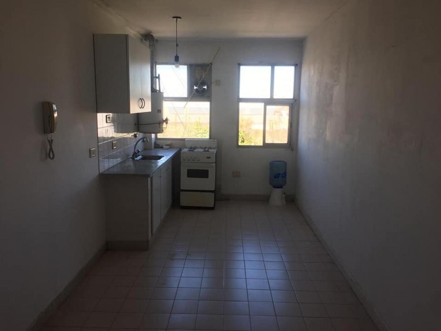 Foto de ALQUILER MONOAMBIENTE DIVIDIDO EN 69 Y 8, imagen 2