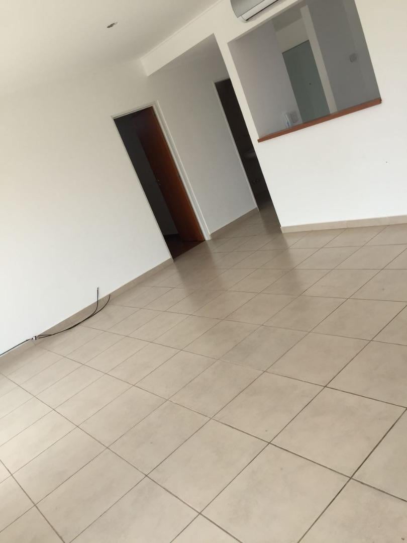 Foto de Alquiler depto 1 dormitorio c/cochera Av 7 e/36 y 37, imagen 2