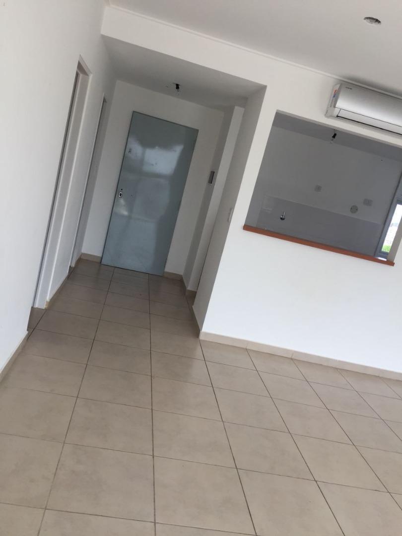 Foto de Alquiler depto 1 dormitorio c/cochera Av 7 e/36 y 37, imagen 4