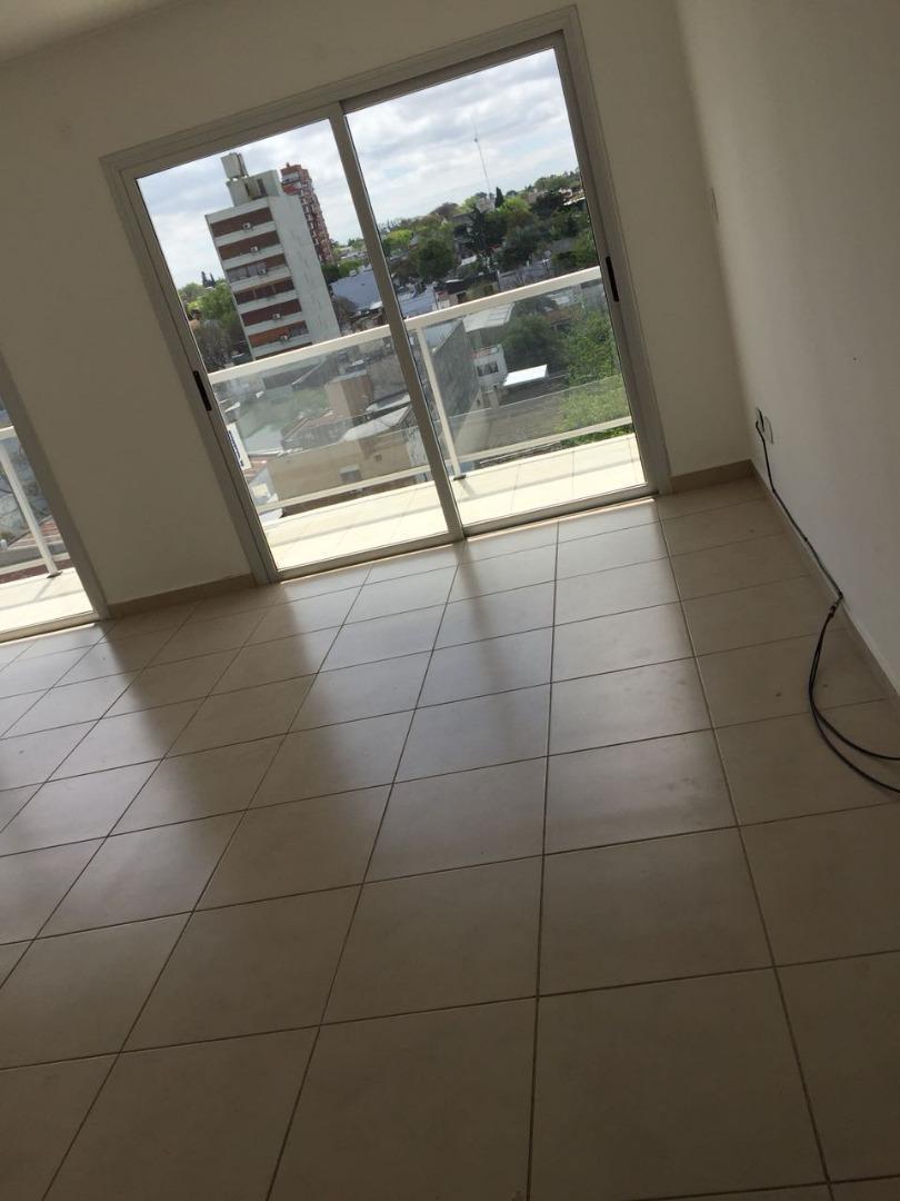 Foto de Alquiler depto 1 dormitorio c/cochera Av 7 e/36 y 37, imagen 1