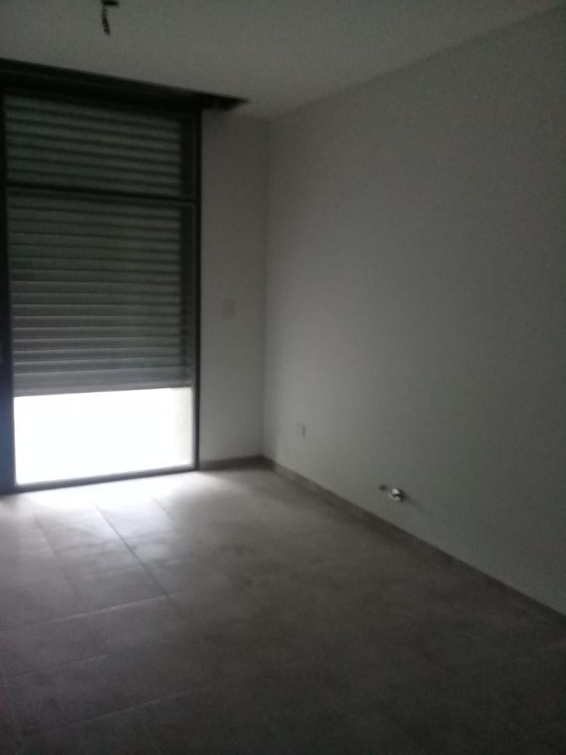 Foto de Alquiler local comercial Av 13 e/63 y 64, imagen 4