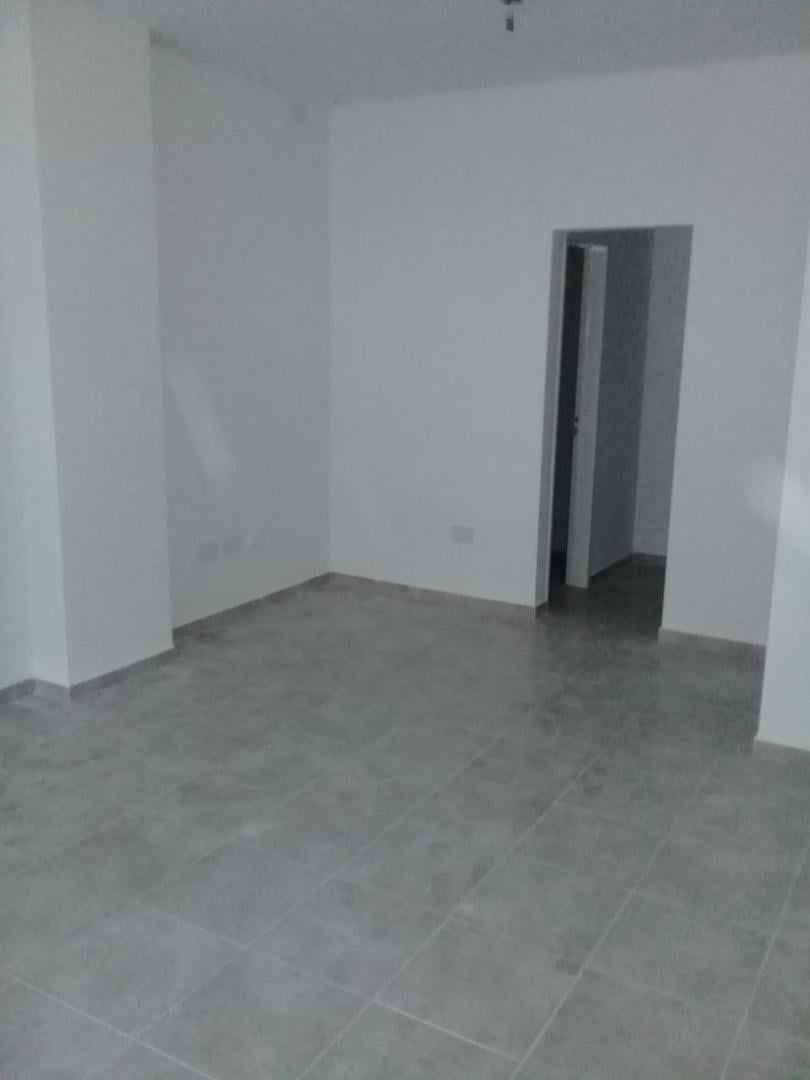 Foto de Alquiler local comercial Av 13 e/63 y 64, imagen 3
