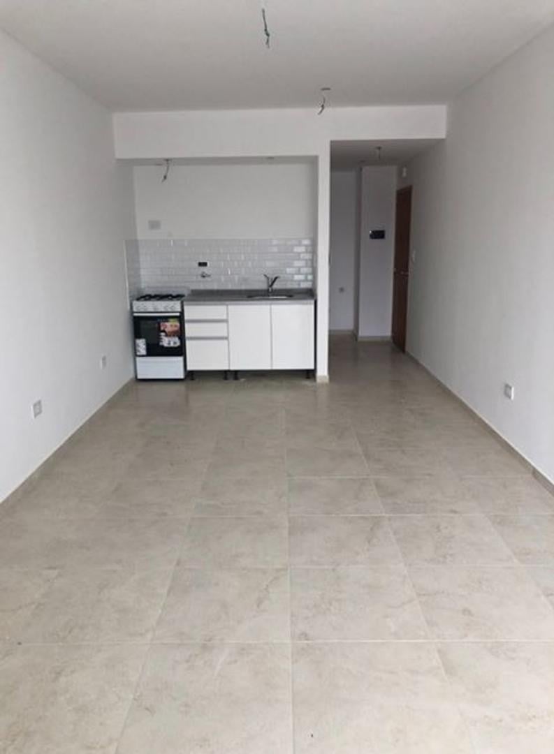 Foto de VENTA DEPARTAMENTO CON COCHERA EN 5 Y 62, imagen 2
