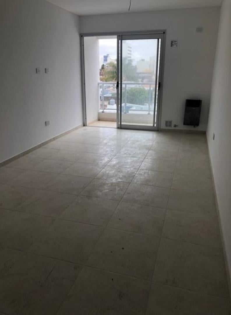 Foto de VENTA DEPARTAMENTO CON COCHERA EN 5 Y 62, imagen 3
