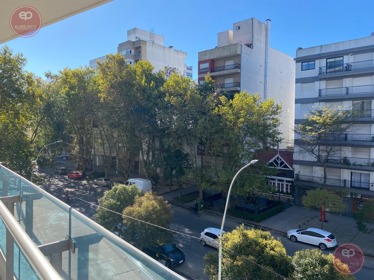 Foto de Semipiso de 3 Amb, c/cochera Edificio de Categoría Boghos, La Perla, imagen 3