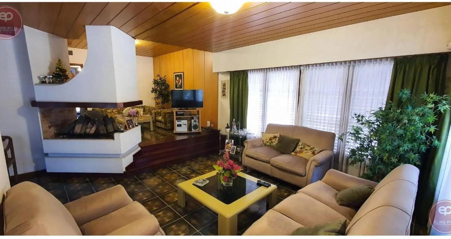 Foto de Hermosa casa-chalet de 7 Amb, en Los Troncos, Mar del Plata, imagen 3