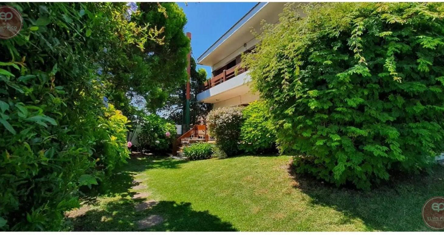 Foto de Hermosa casa-chalet de 7 Amb, en Los Troncos, Mar del Plata, imagen 1