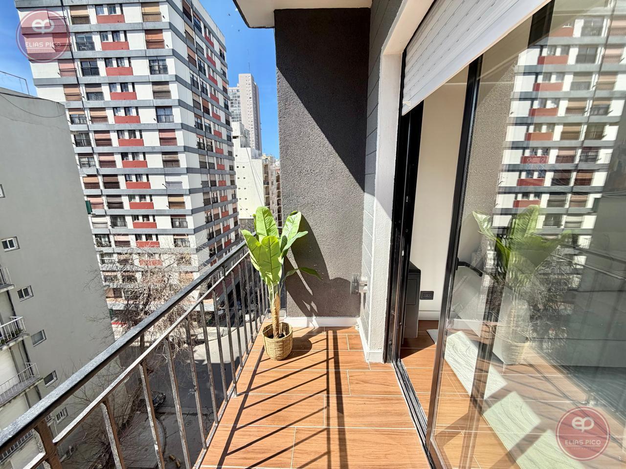 Foto de Departamento de 2 Amb. a la calle con balcón, reciclado, macrocentro, imagen 3