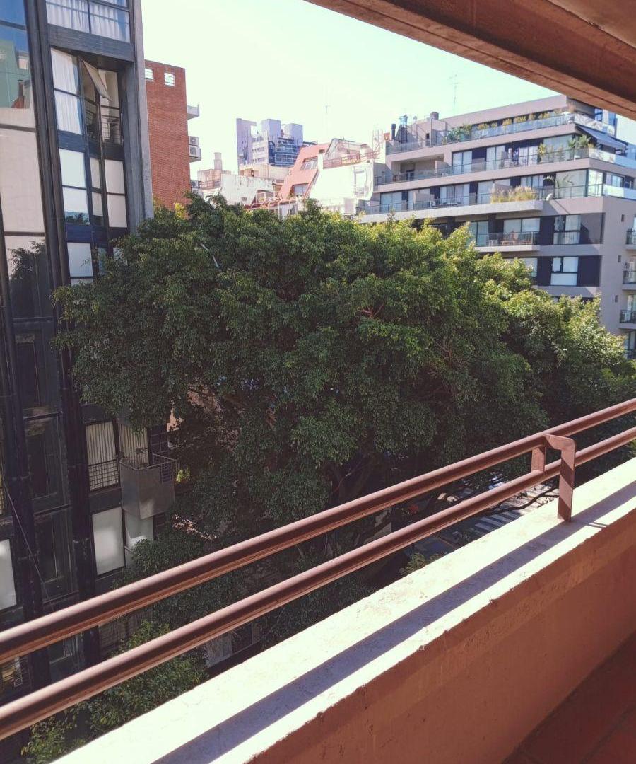 Frente semipiso cuatro ambientes muy luminoso. Belgrano - Las Cañitas.