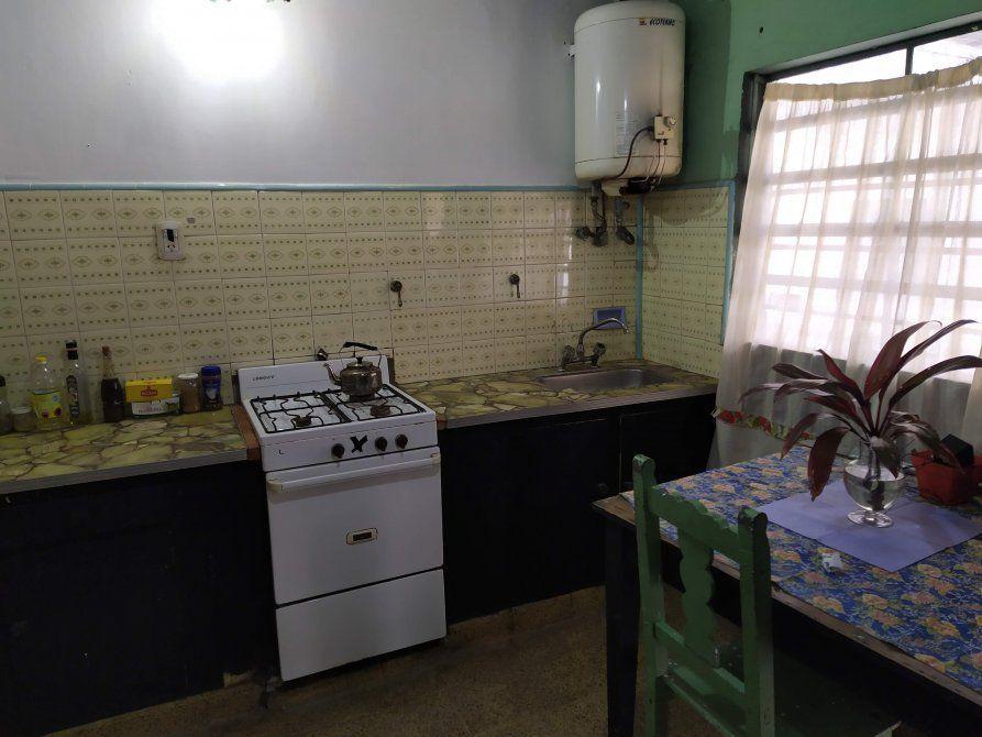 Casa centrica - excelente ubicacion - amplio lote!!!