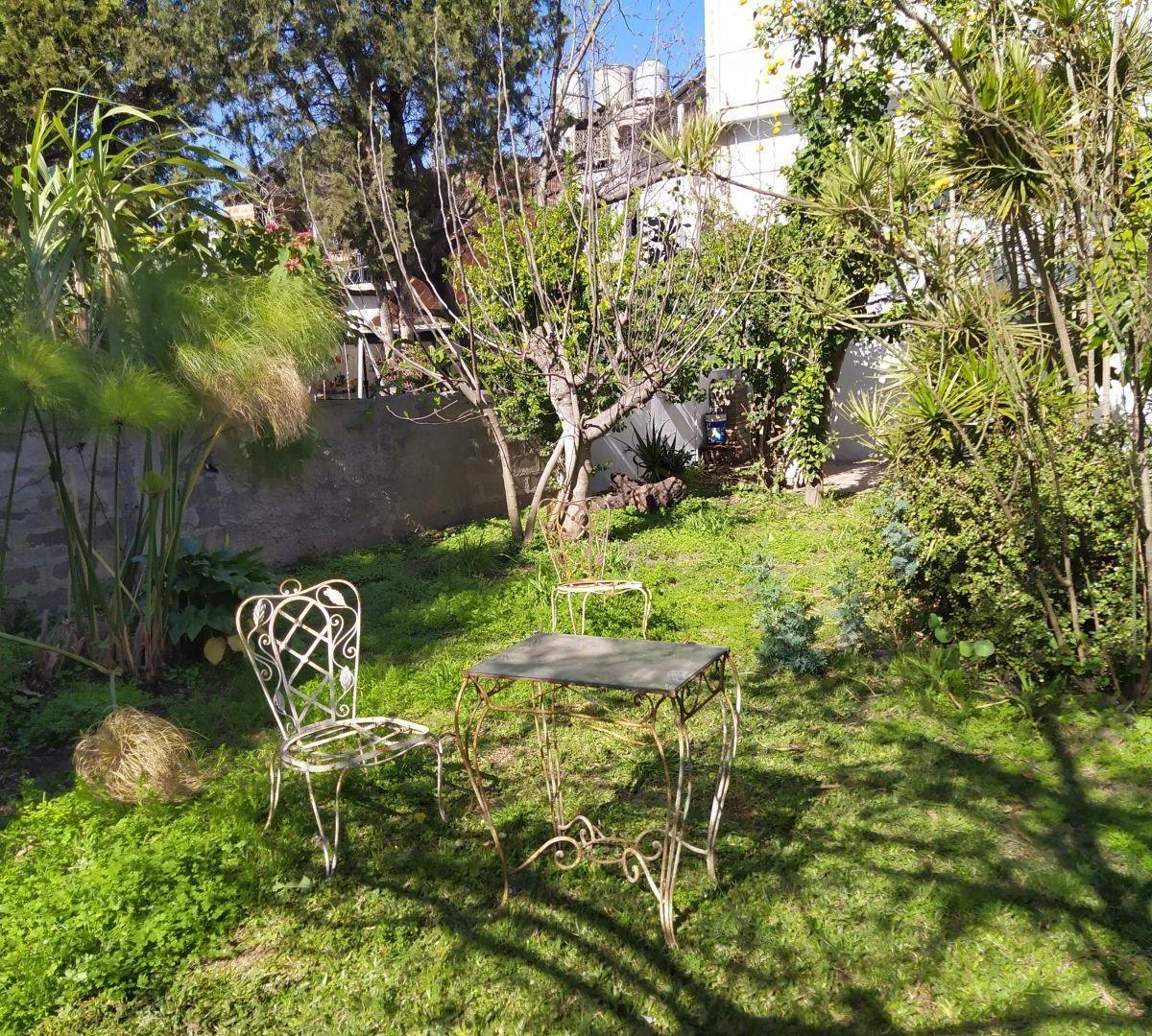 Amplio Local con Vivienda a m. Calle Comercial Principal! 4