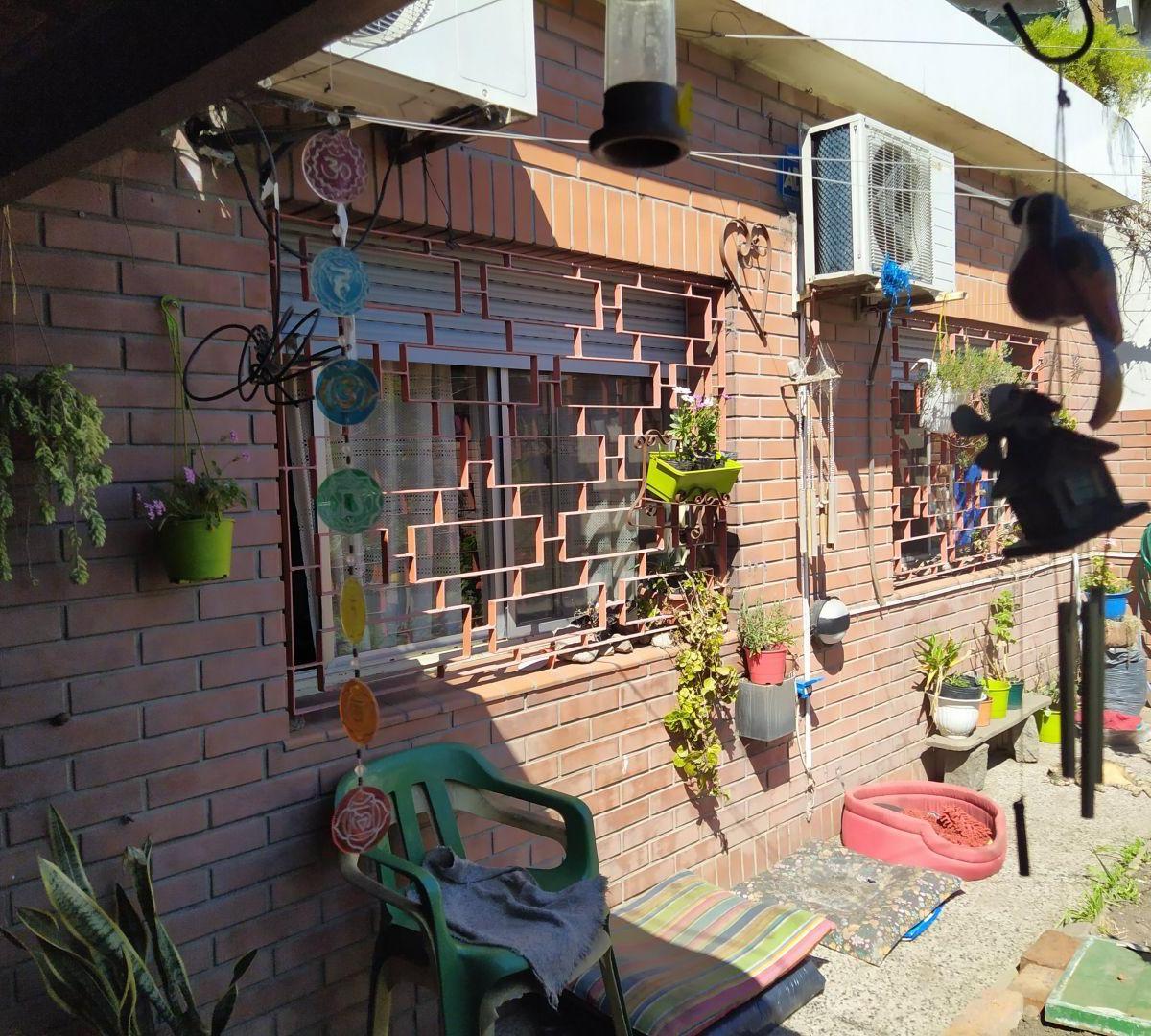 Casa sobre Av. San Martin con salida a 2 calles!!!