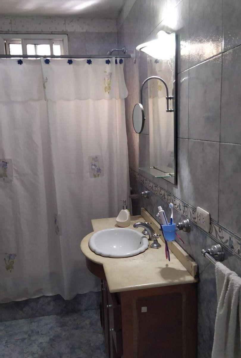 Casa nueva con amplio lote y quincho, detalles de categoría!