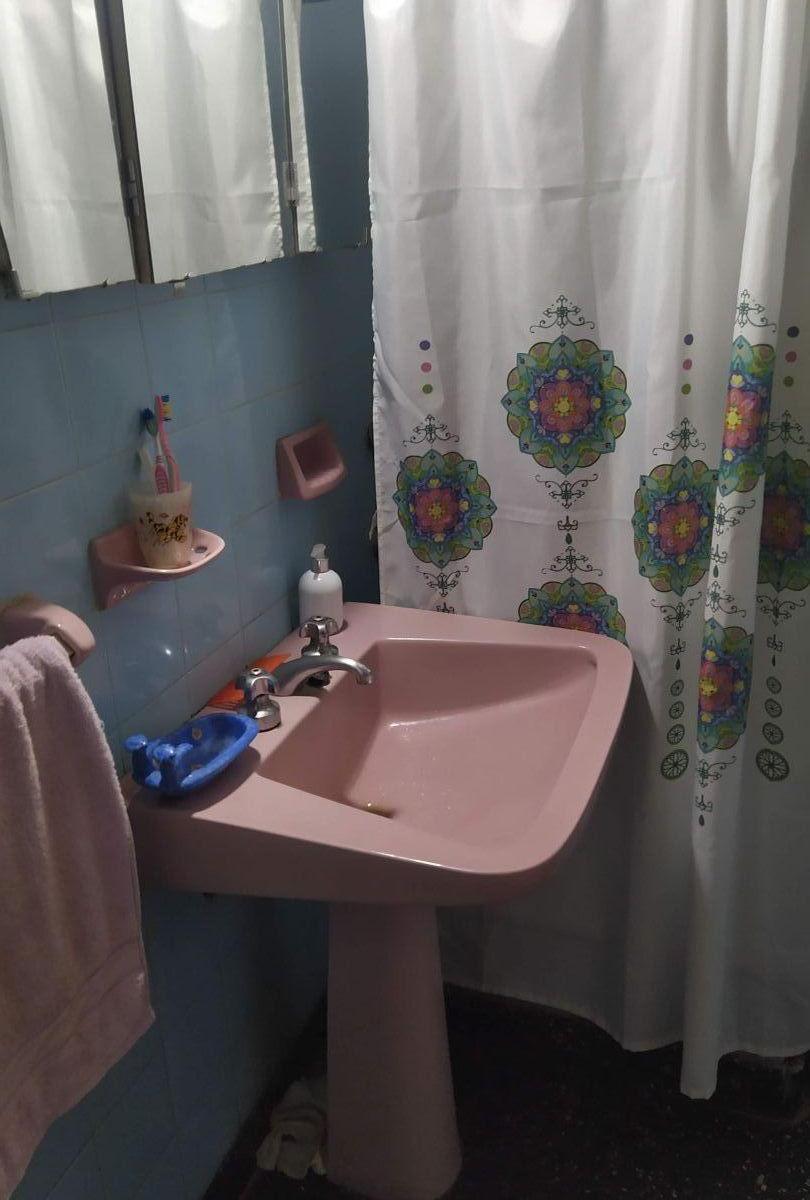 Foto de Casa en buena ubicaicon sobre amplio lote!!!, imagen 4