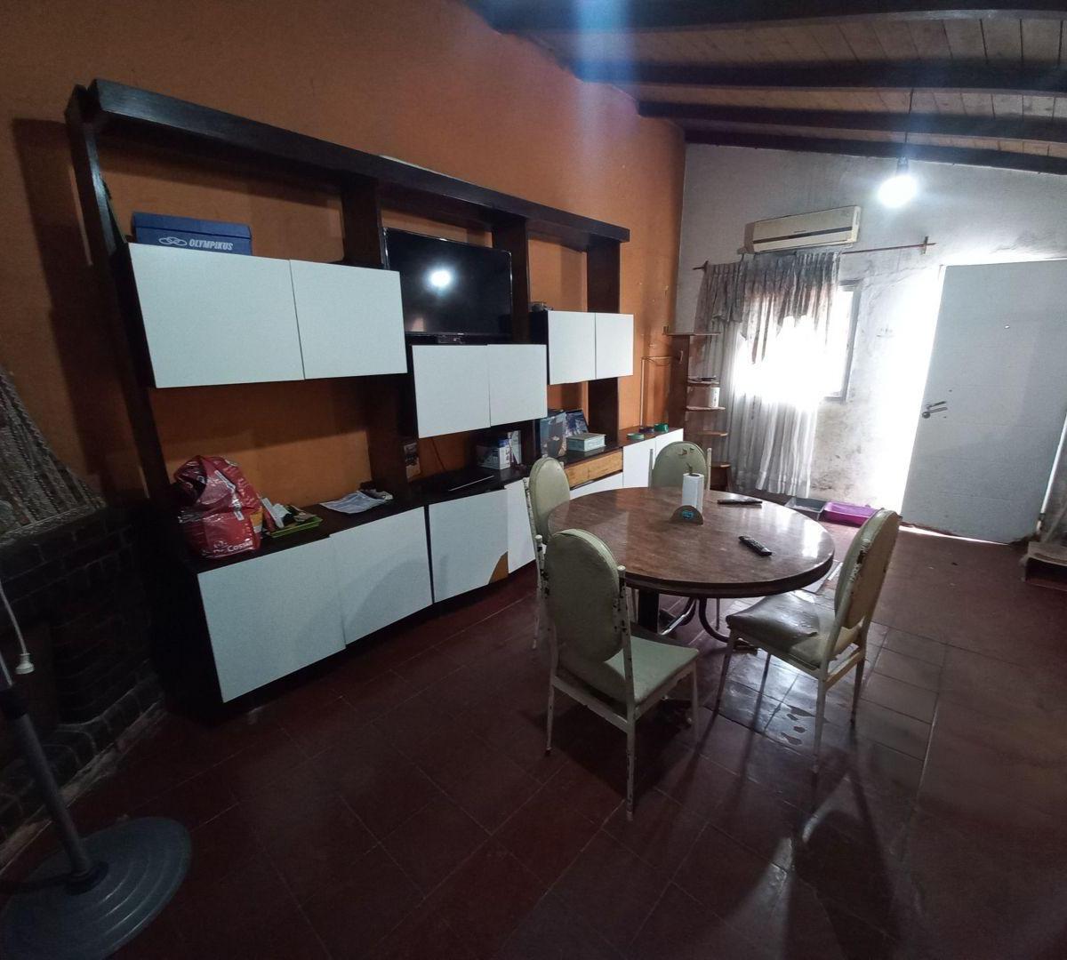 Casa en venta a 3 cuadras de estación José Marmol!