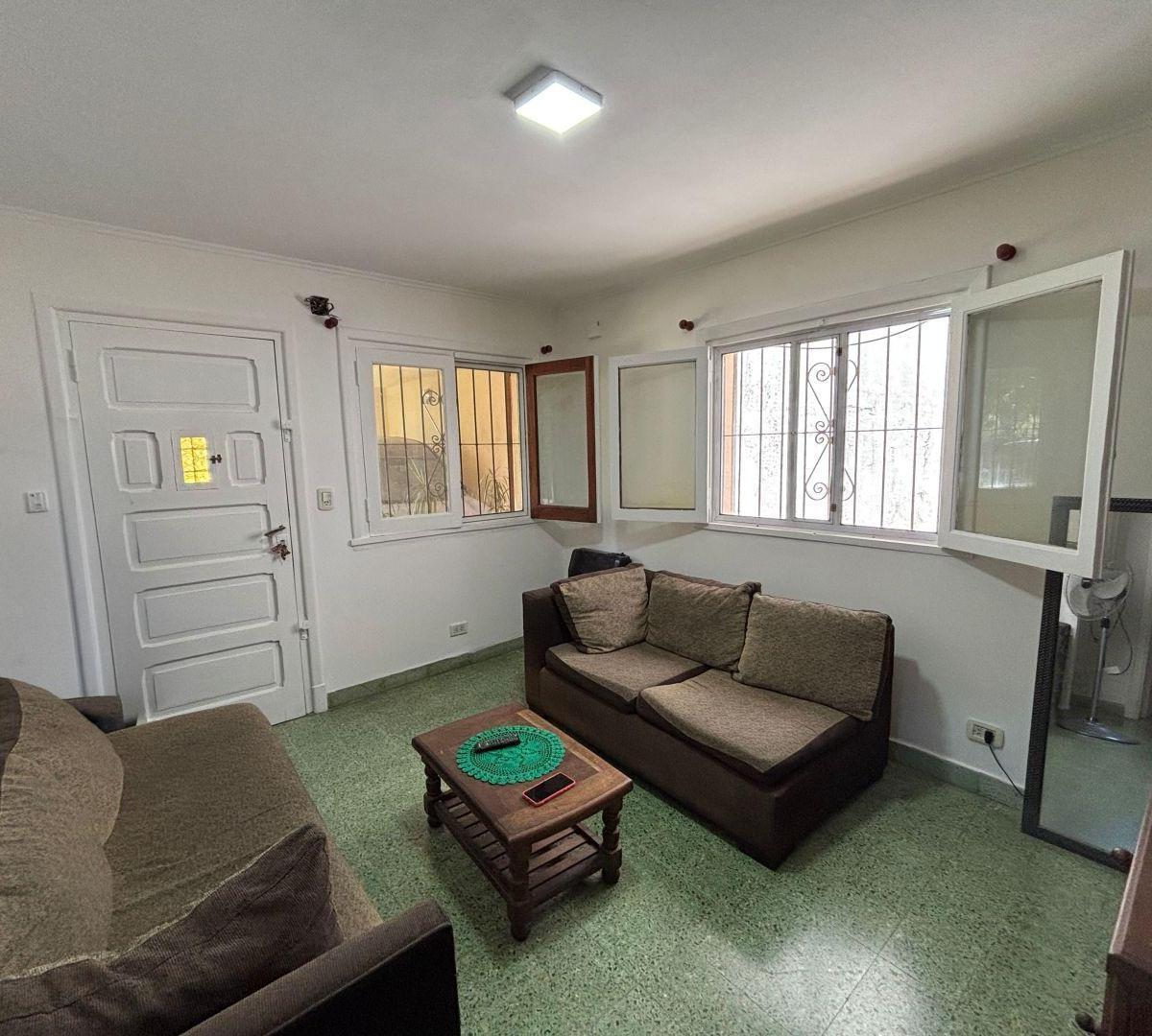 Foto de Casa 3 ambientes con jardín en zona residencial de Adrogué, imagen 3
