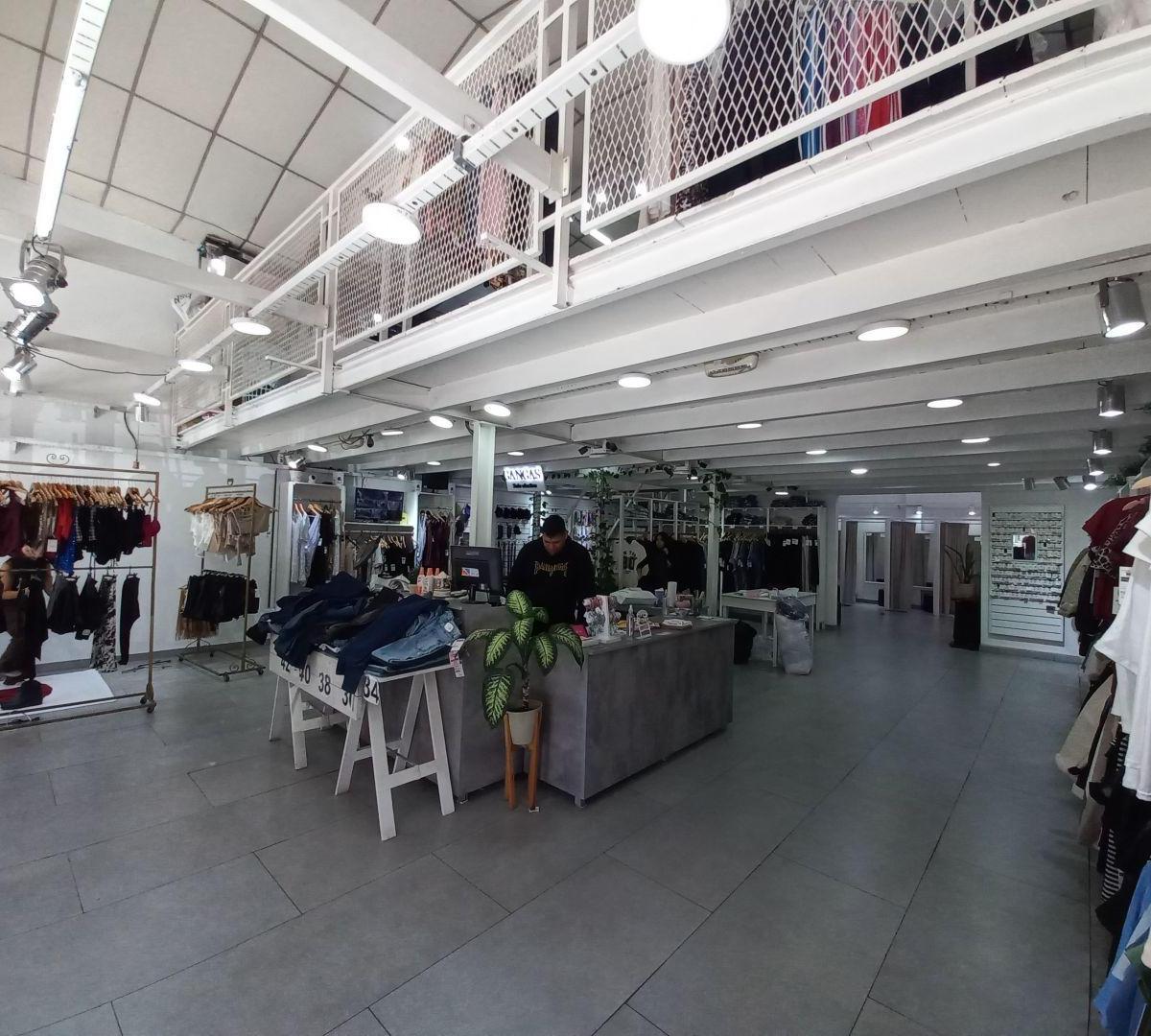 Foto de Local en principal arteria comercial de Rafael Calzada!, imagen 5