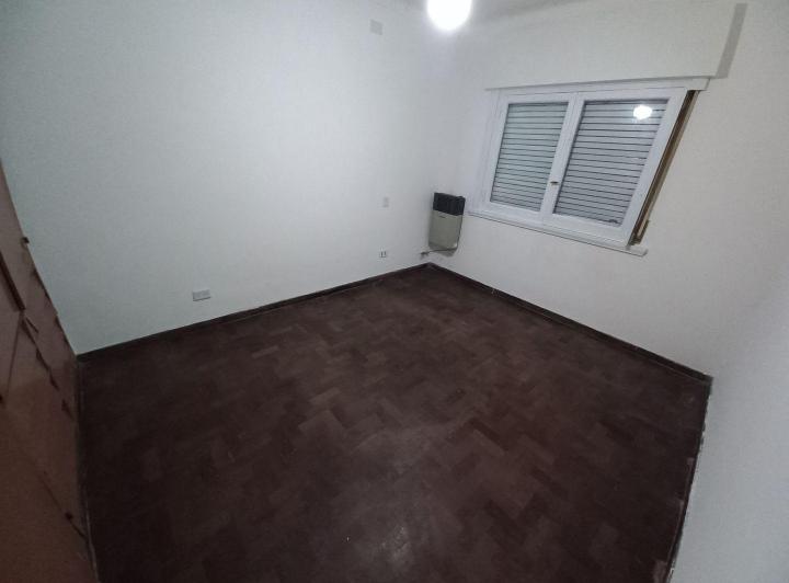 Casa en PH 2 dormitorios en centro Rafael Calzada 5