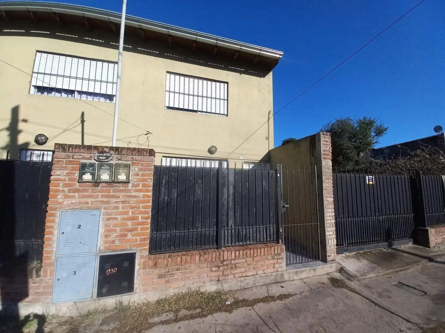 Departamento tipo duplex, 2 dormitorios y patio 3