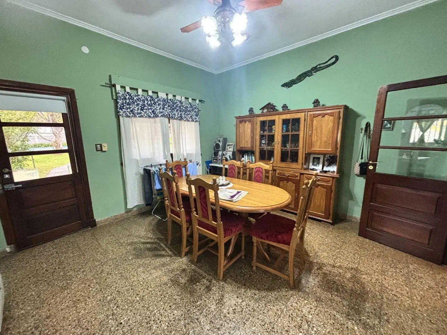 Chalet 2 dormitorios sobre lote 1000m²! 4